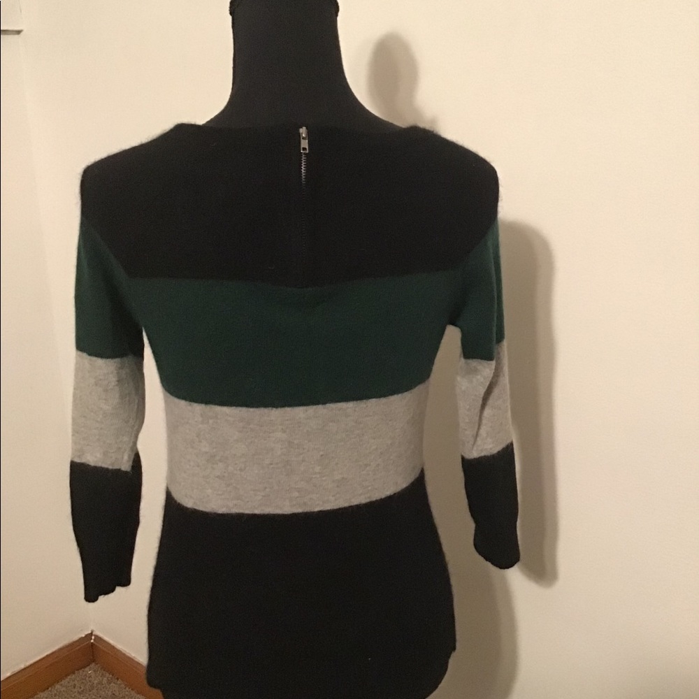 Cute sweater - Picture 2 of 2